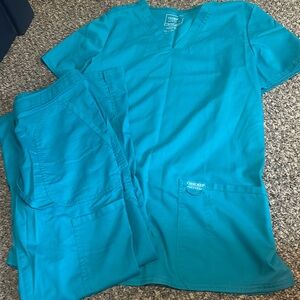 Scrub set